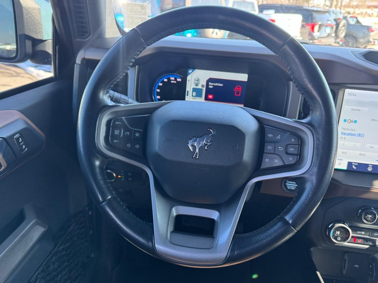 Ford Bronco Vehicle Full-screen Gallery Image 11