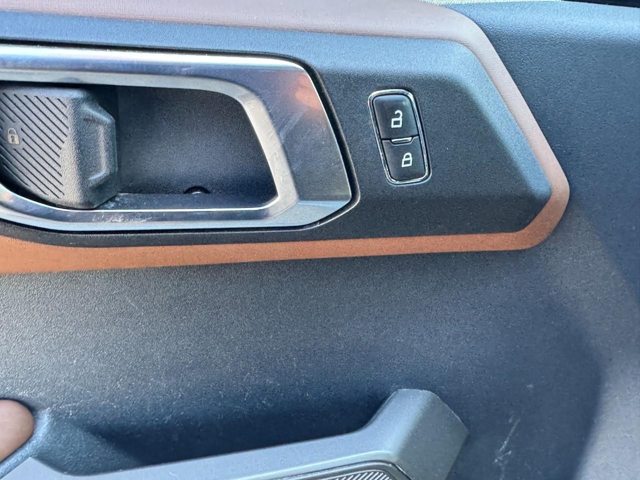 Ford Bronco Vehicle Full-screen Gallery Image 14