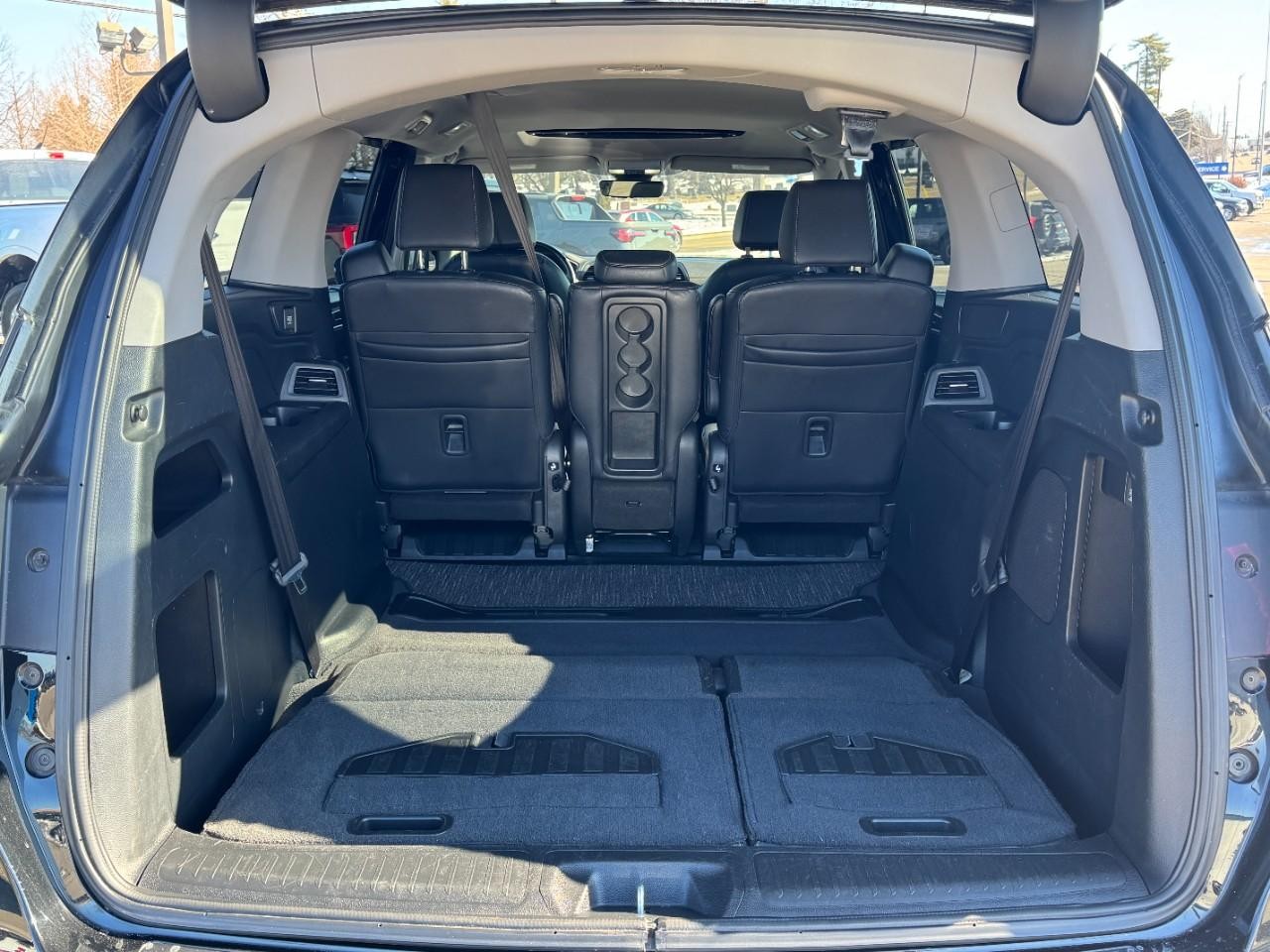 Honda Odyssey Vehicle Full-screen Gallery Image 06