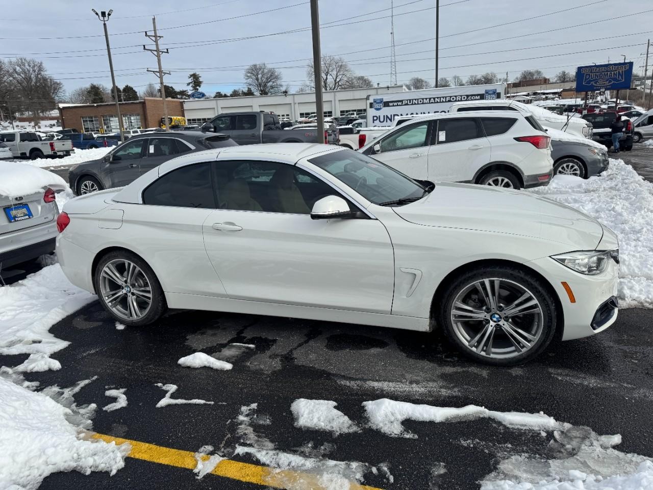 BMW 4 Series Vehicle Full-screen Gallery Image 03