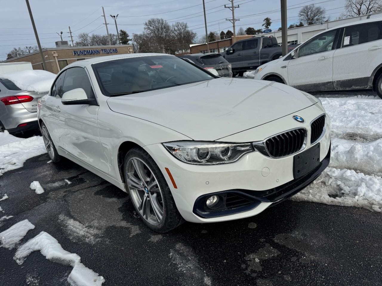 BMW 4 Series Vehicle Full-screen Gallery Image 06