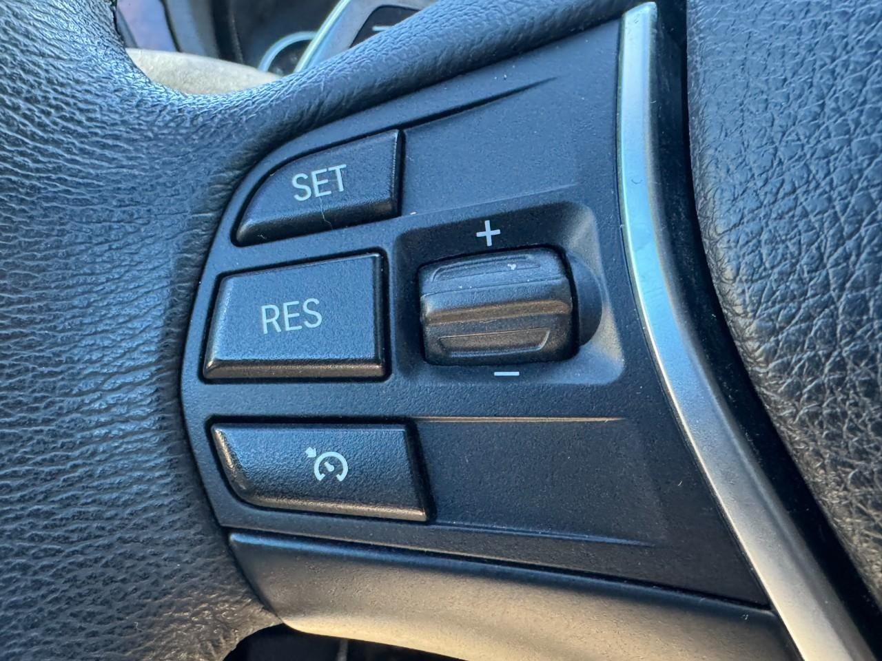 BMW 4 Series Vehicle Full-screen Gallery Image 13