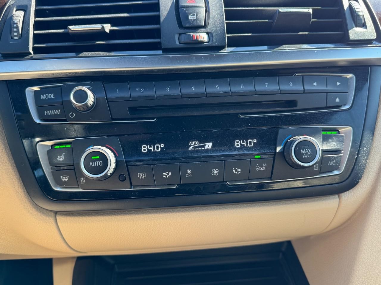 BMW 4 Series Vehicle Full-screen Gallery Image 15