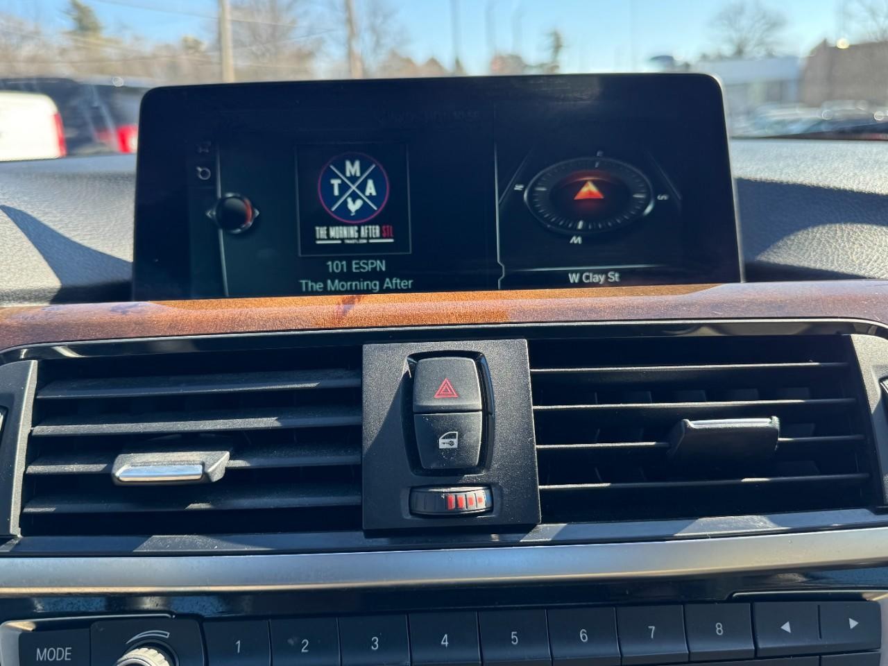 BMW 4 Series Vehicle Full-screen Gallery Image 16