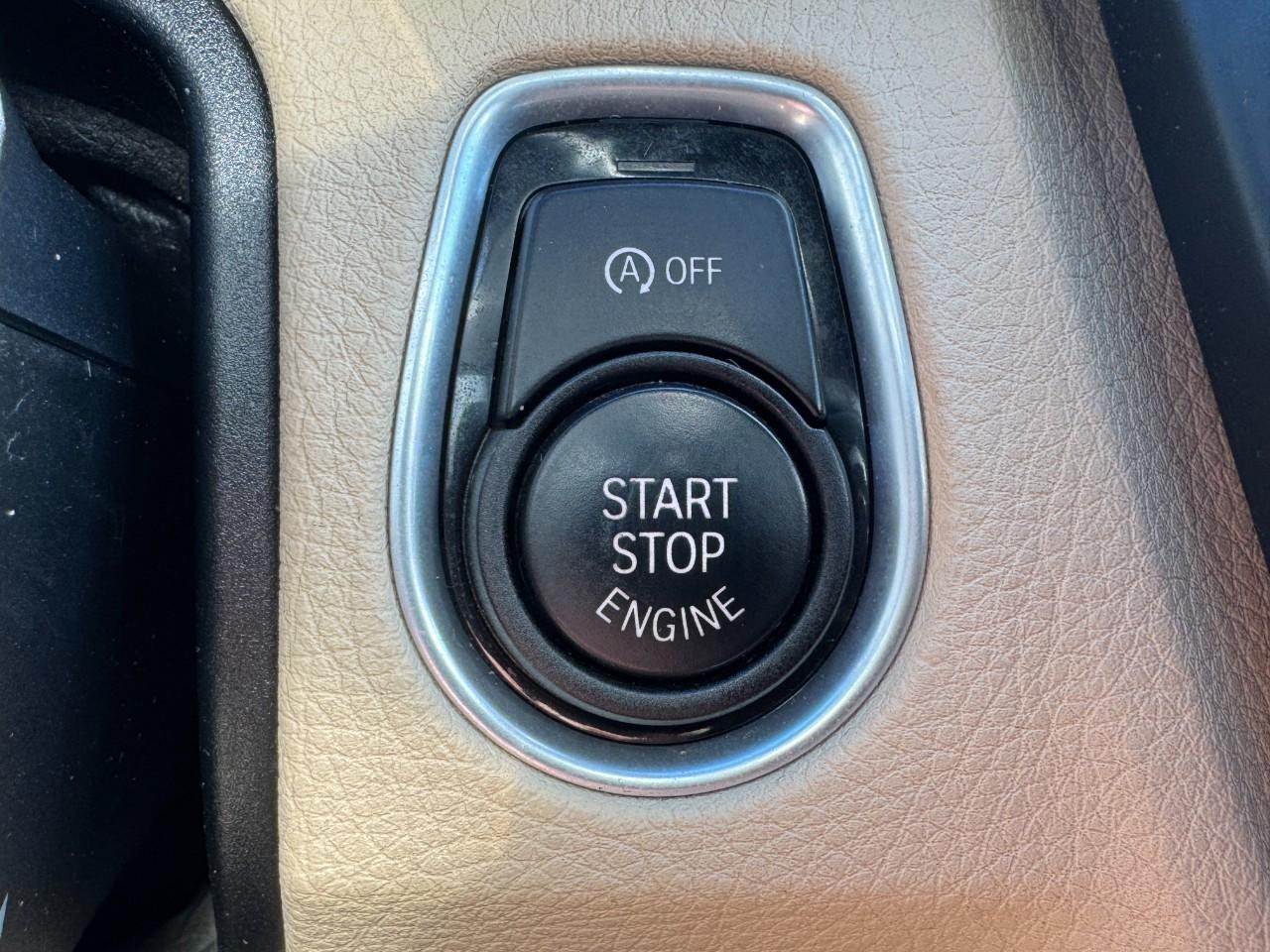 BMW 4 Series Vehicle Full-screen Gallery Image 19