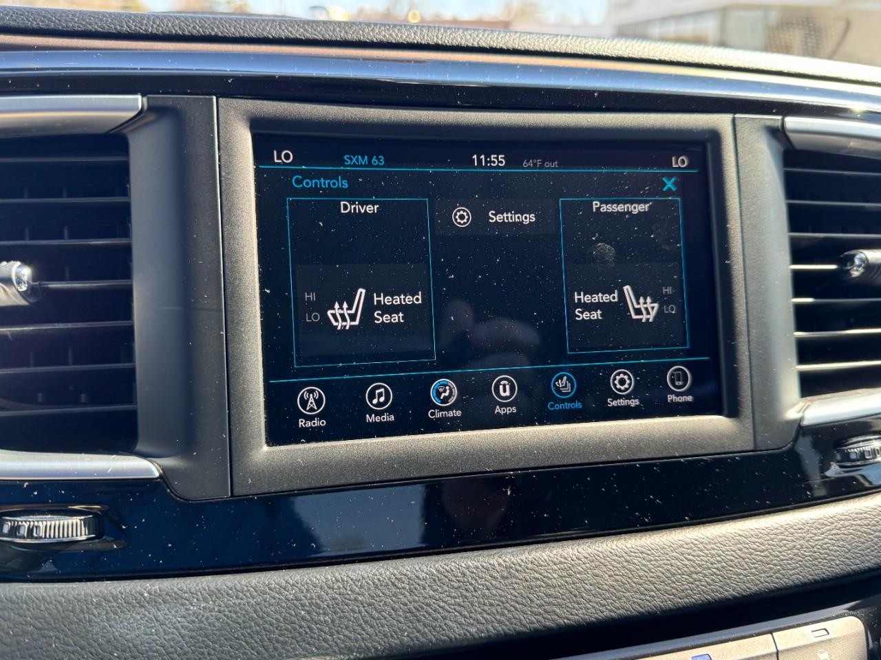 Chrysler Pacifica Vehicle Full-screen Gallery Image 23