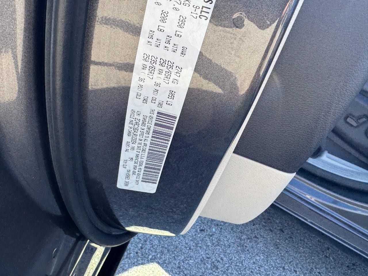 Chrysler Pacifica Vehicle Full-screen Gallery Image 27