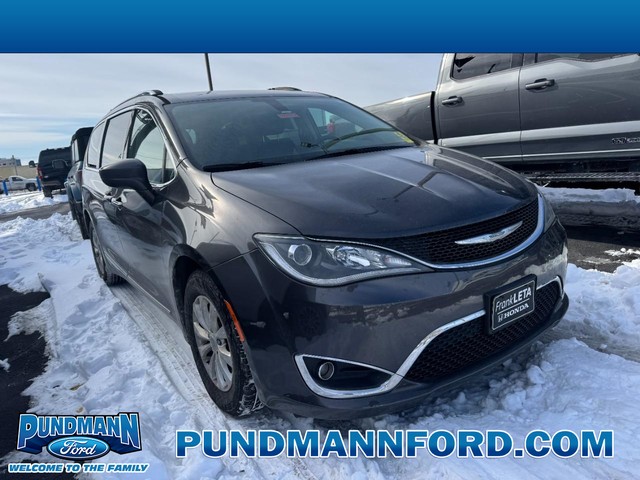 more details - chrysler pacifica