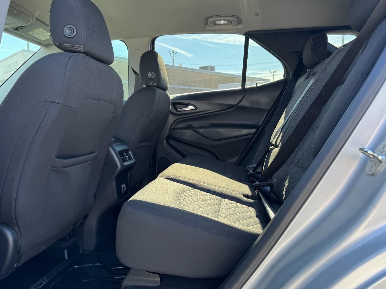 Chevrolet Equinox Vehicle Full-screen Gallery Image 10