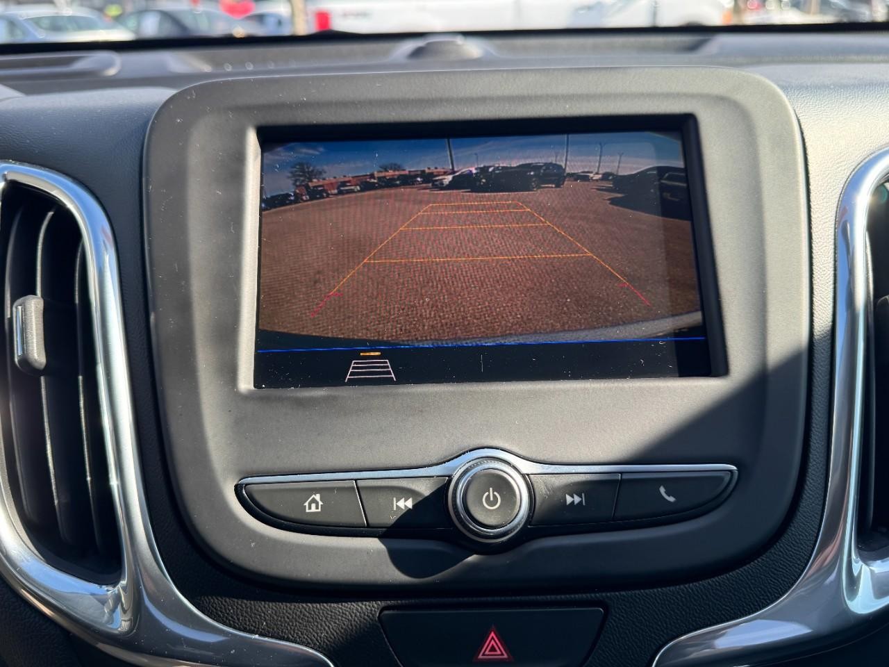 Chevrolet Equinox Vehicle Full-screen Gallery Image 20