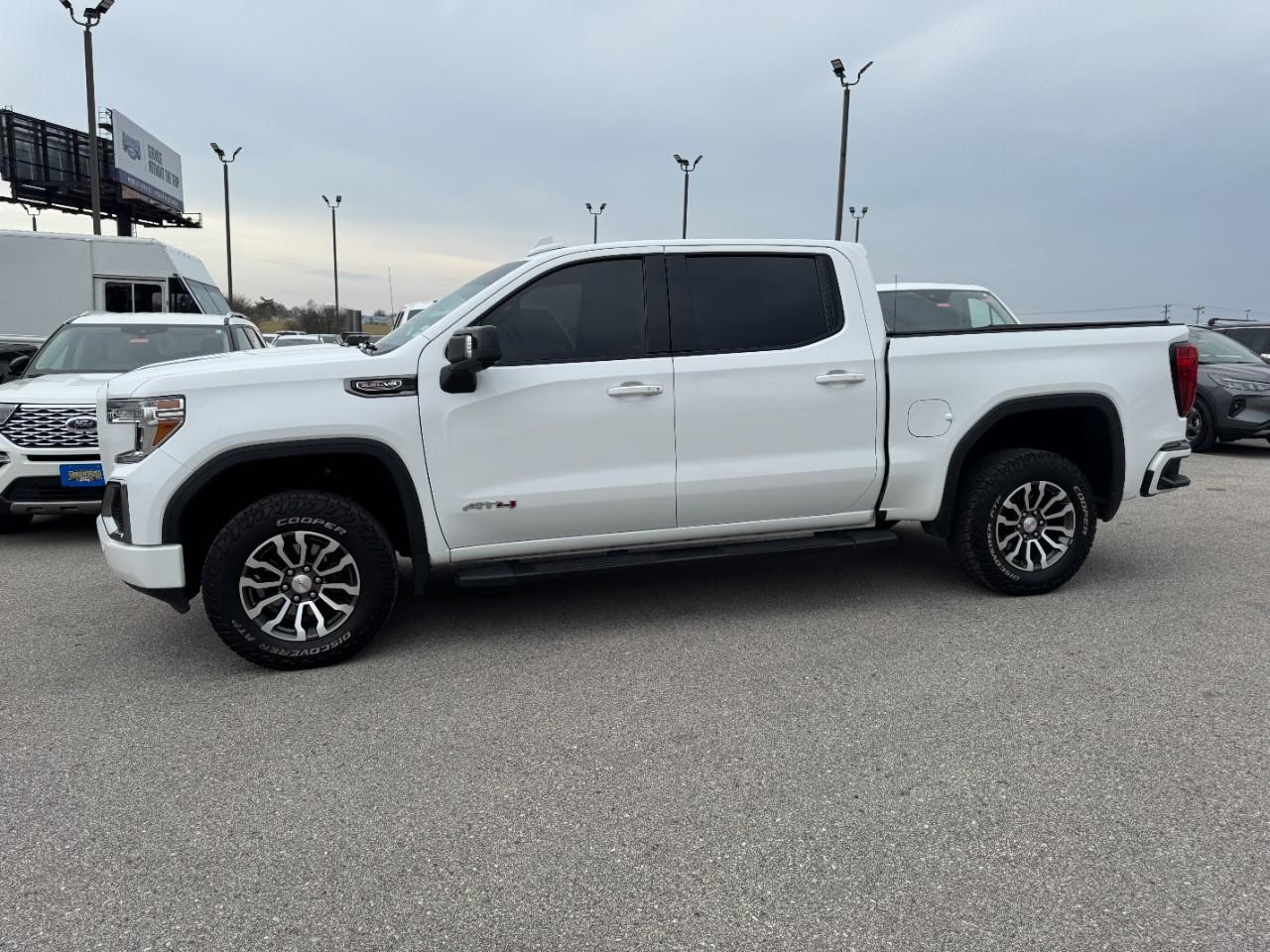 GMC Sierra 1500 Vehicle Full-screen Gallery Image 09