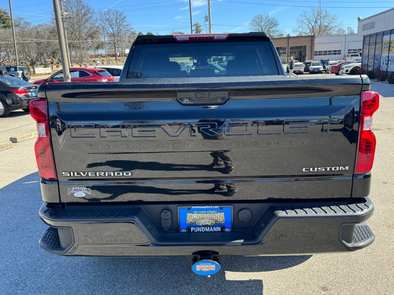 Chevrolet Silverado 1500 Vehicle Full-screen Gallery Image 04