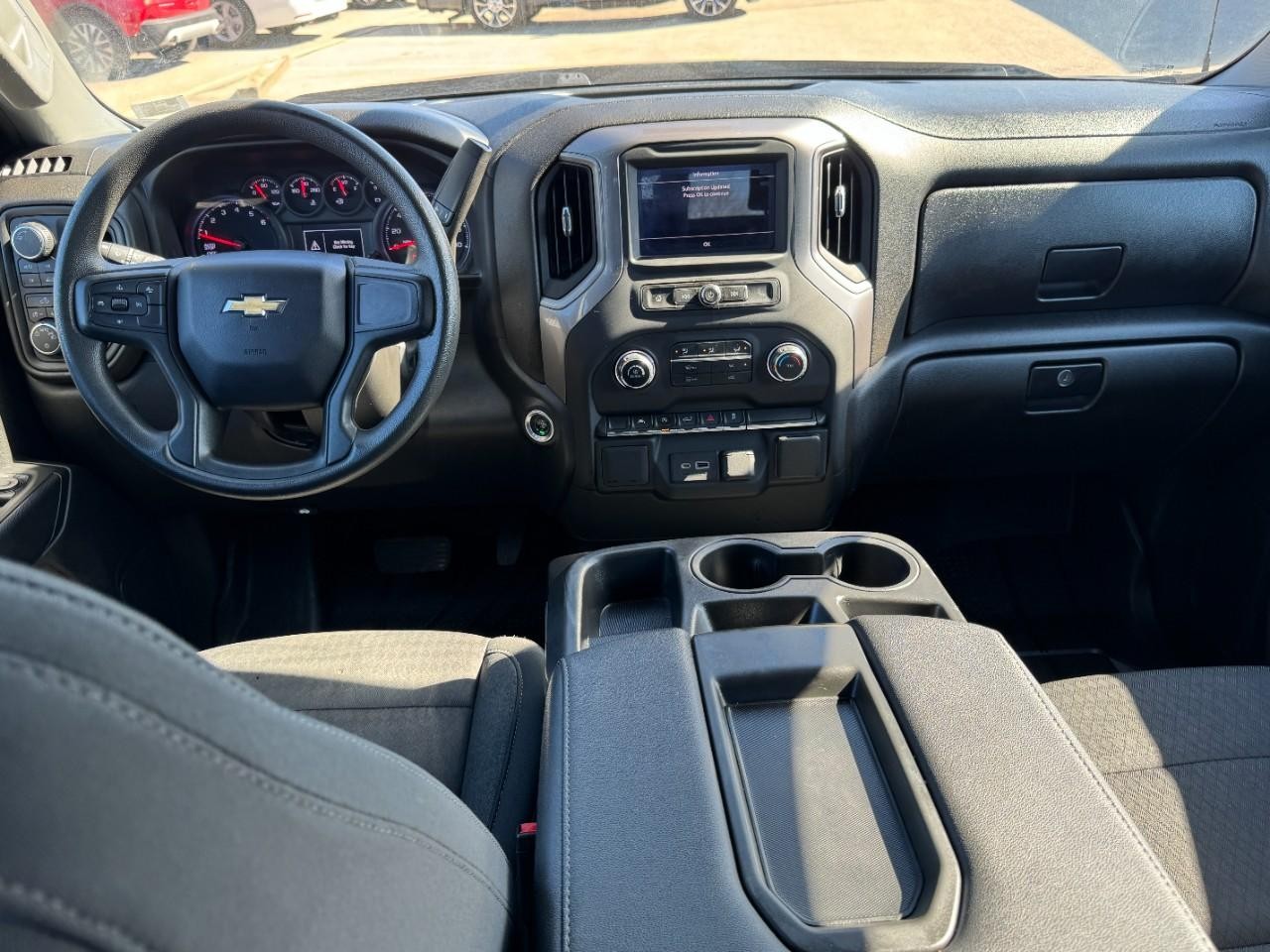 Chevrolet Silverado 1500 Vehicle Full-screen Gallery Image 11