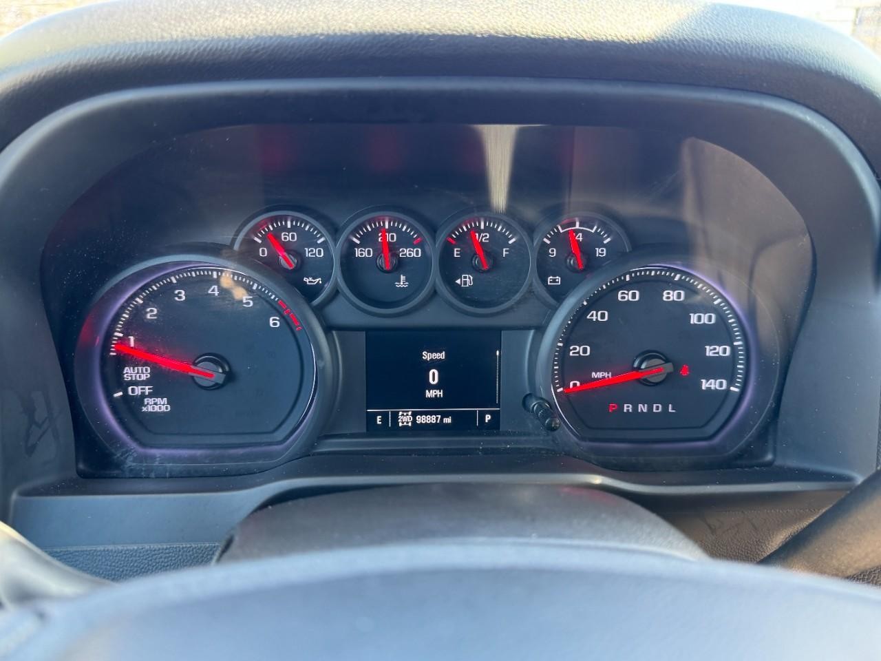 Chevrolet Silverado 1500 Vehicle Full-screen Gallery Image 22