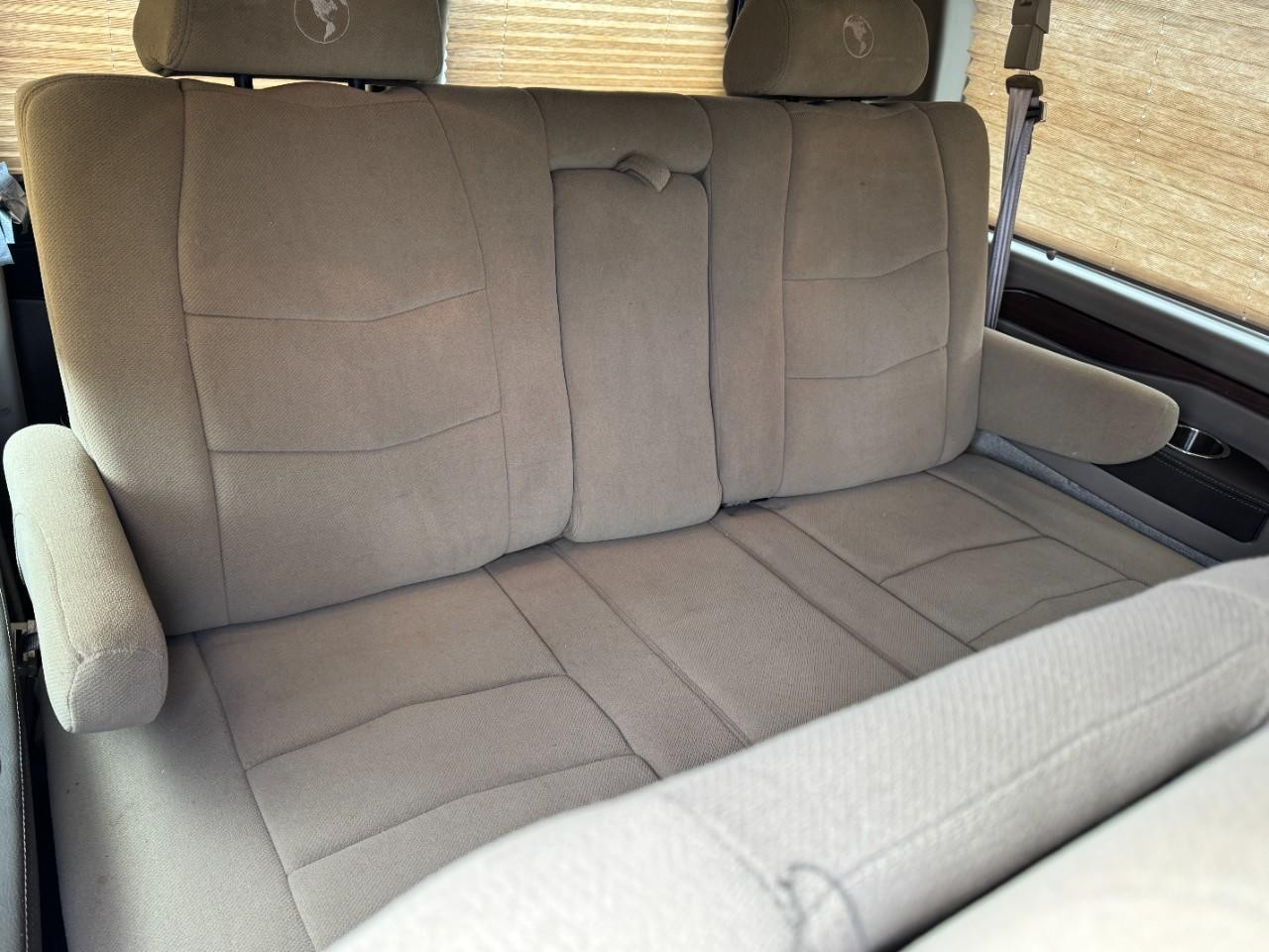 GMC Savana Cargo Van Vehicle Full-screen Gallery Image 11