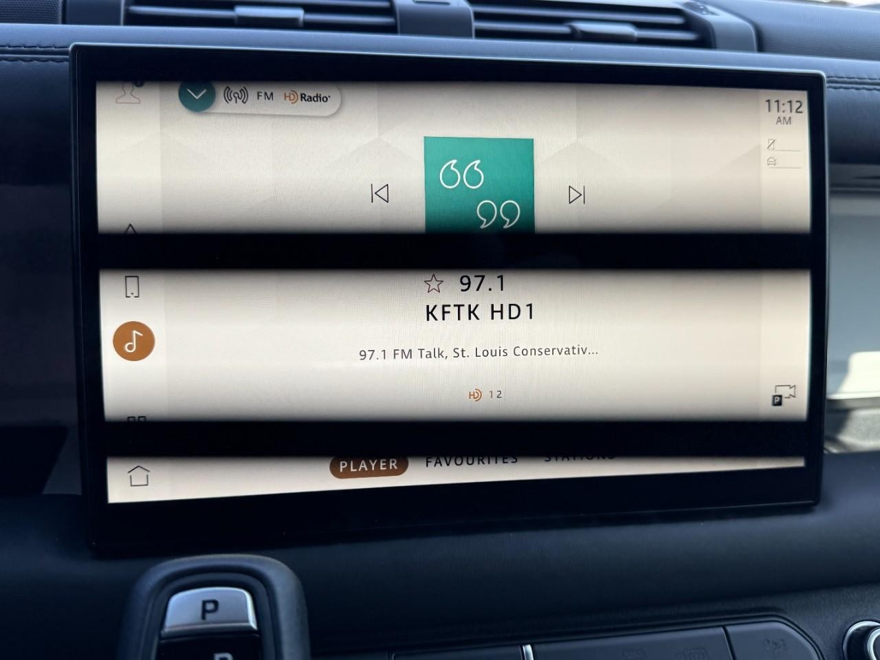 Land Rover Defender Vehicle Full-screen Gallery Image 18