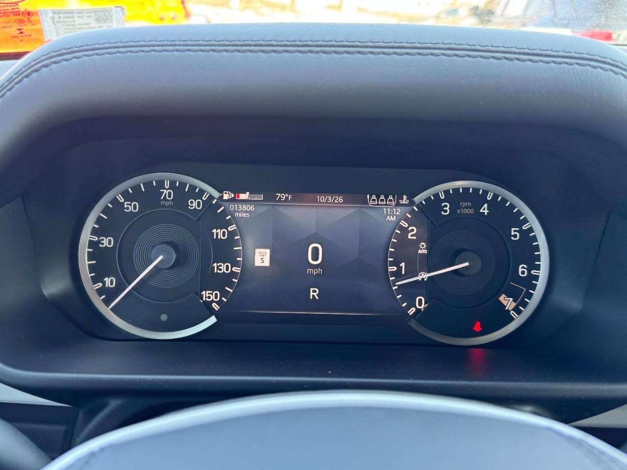 Land Rover Defender Vehicle Full-screen Gallery Image 22