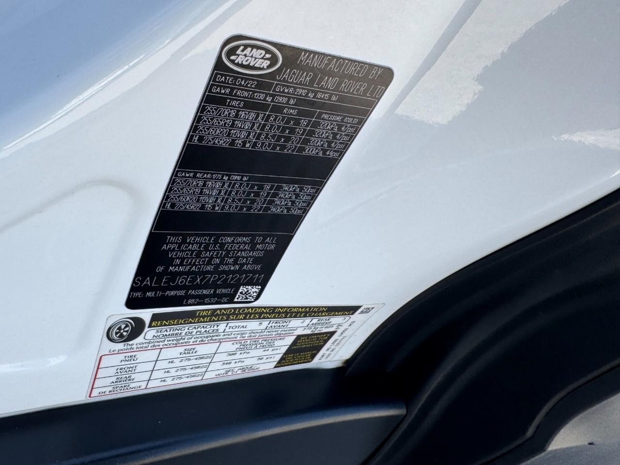 Land Rover Defender Vehicle Full-screen Gallery Image 23