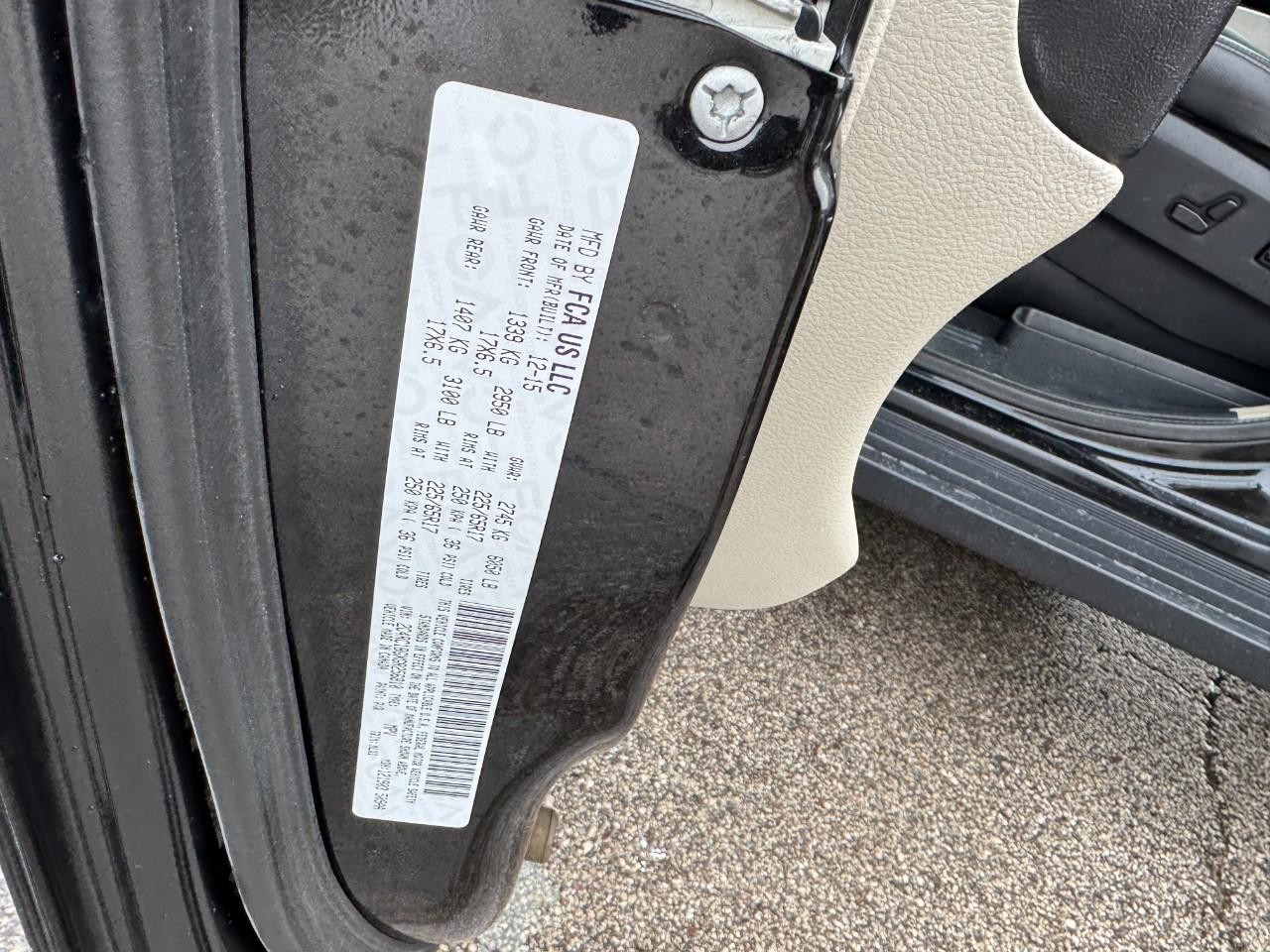 Chrysler Town & Country Vehicle Full-screen Gallery Image 24