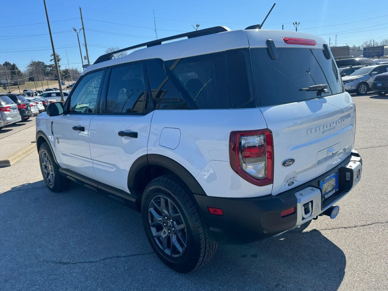 Ford Bronco Sport Vehicle Full-screen Gallery Image 05