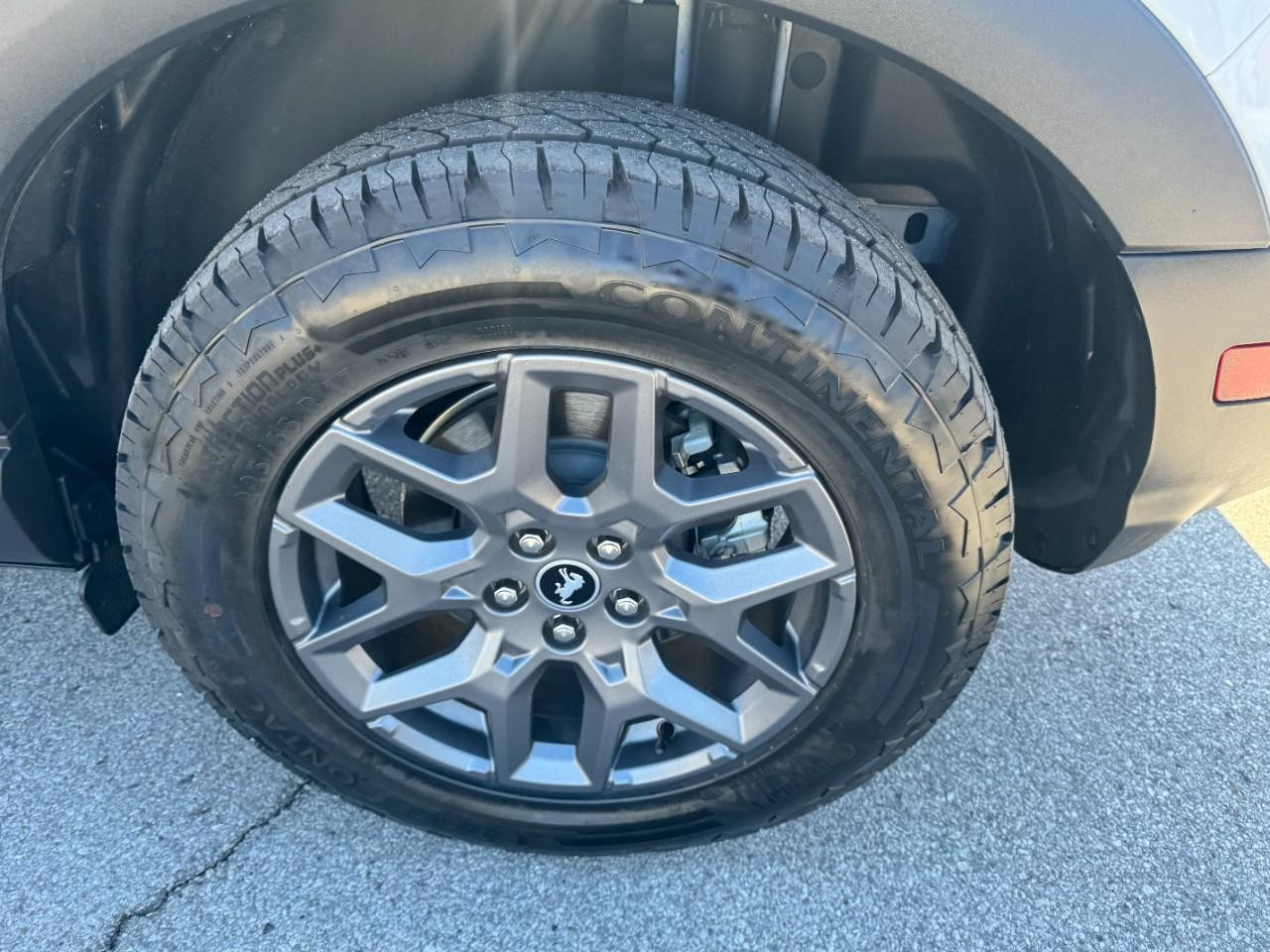 Ford Bronco Sport Vehicle Full-screen Gallery Image 07