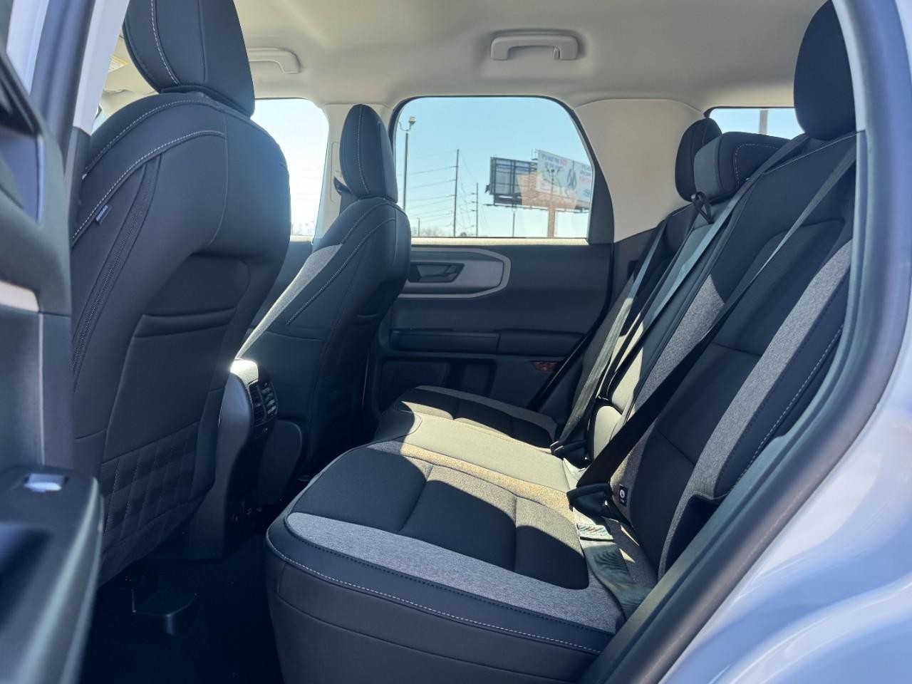 Ford Bronco Sport Vehicle Full-screen Gallery Image 10