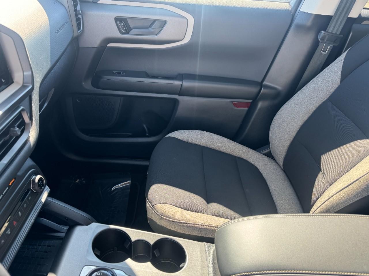 Ford Bronco Sport Vehicle Full-screen Gallery Image 13