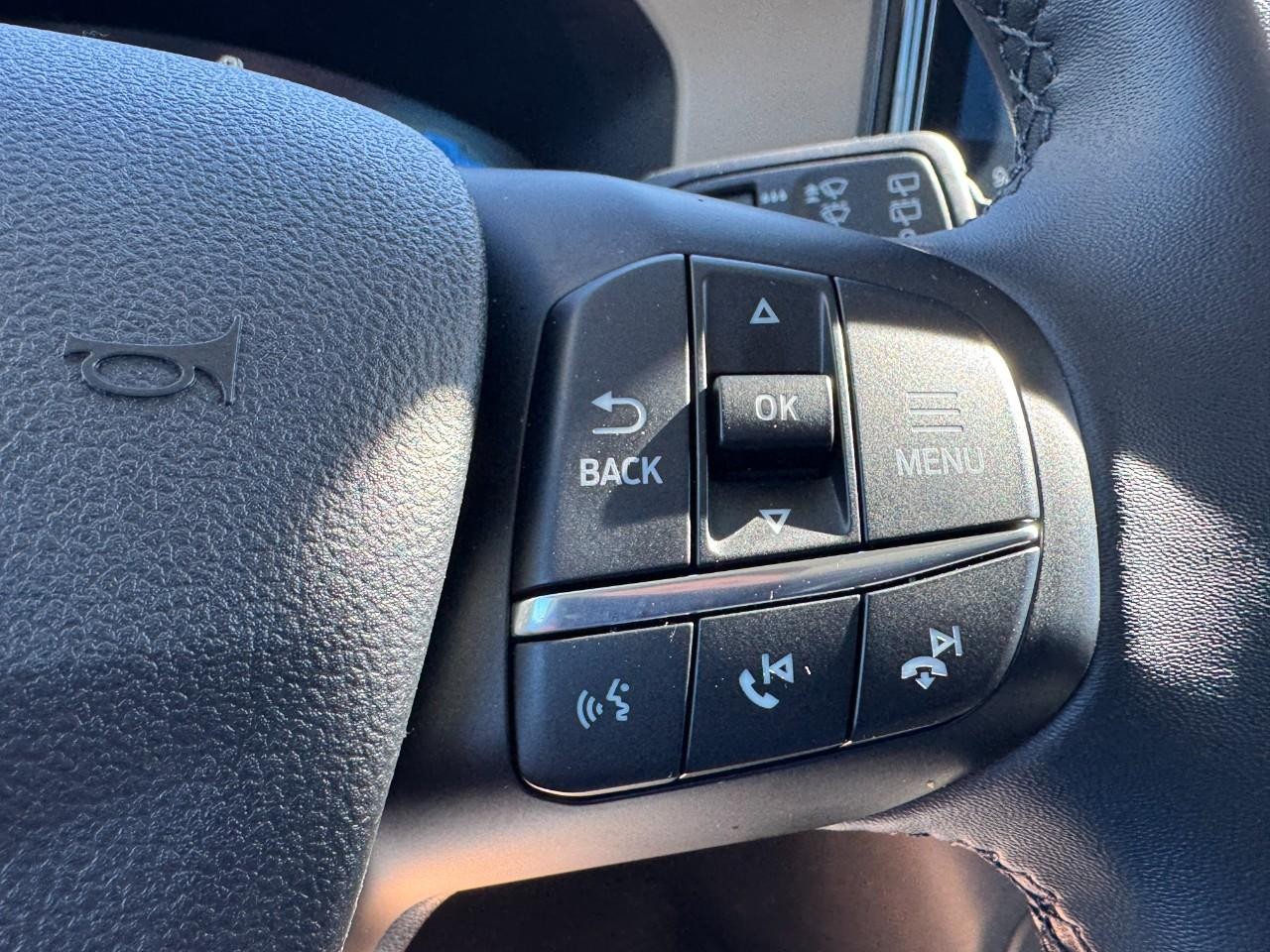 Ford Bronco Sport Vehicle Full-screen Gallery Image 17