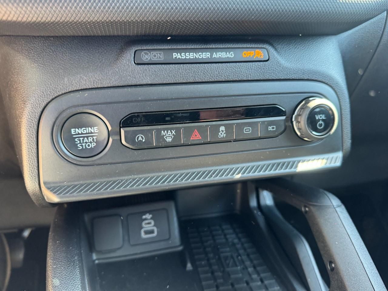 Ford Bronco Sport Vehicle Full-screen Gallery Image 18