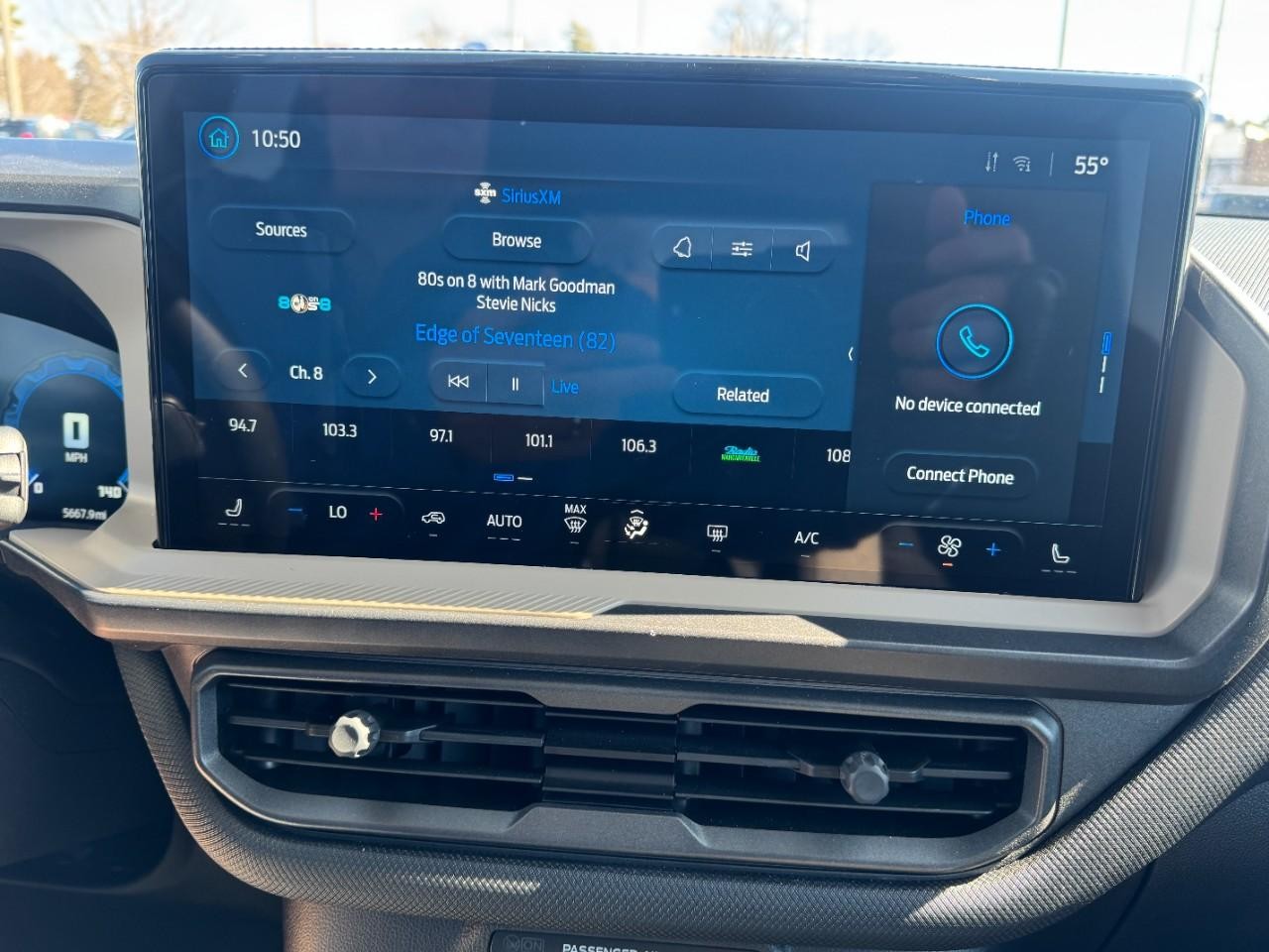 Ford Bronco Sport Vehicle Full-screen Gallery Image 19