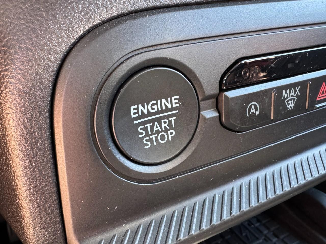 Ford Bronco Sport Vehicle Full-screen Gallery Image 21