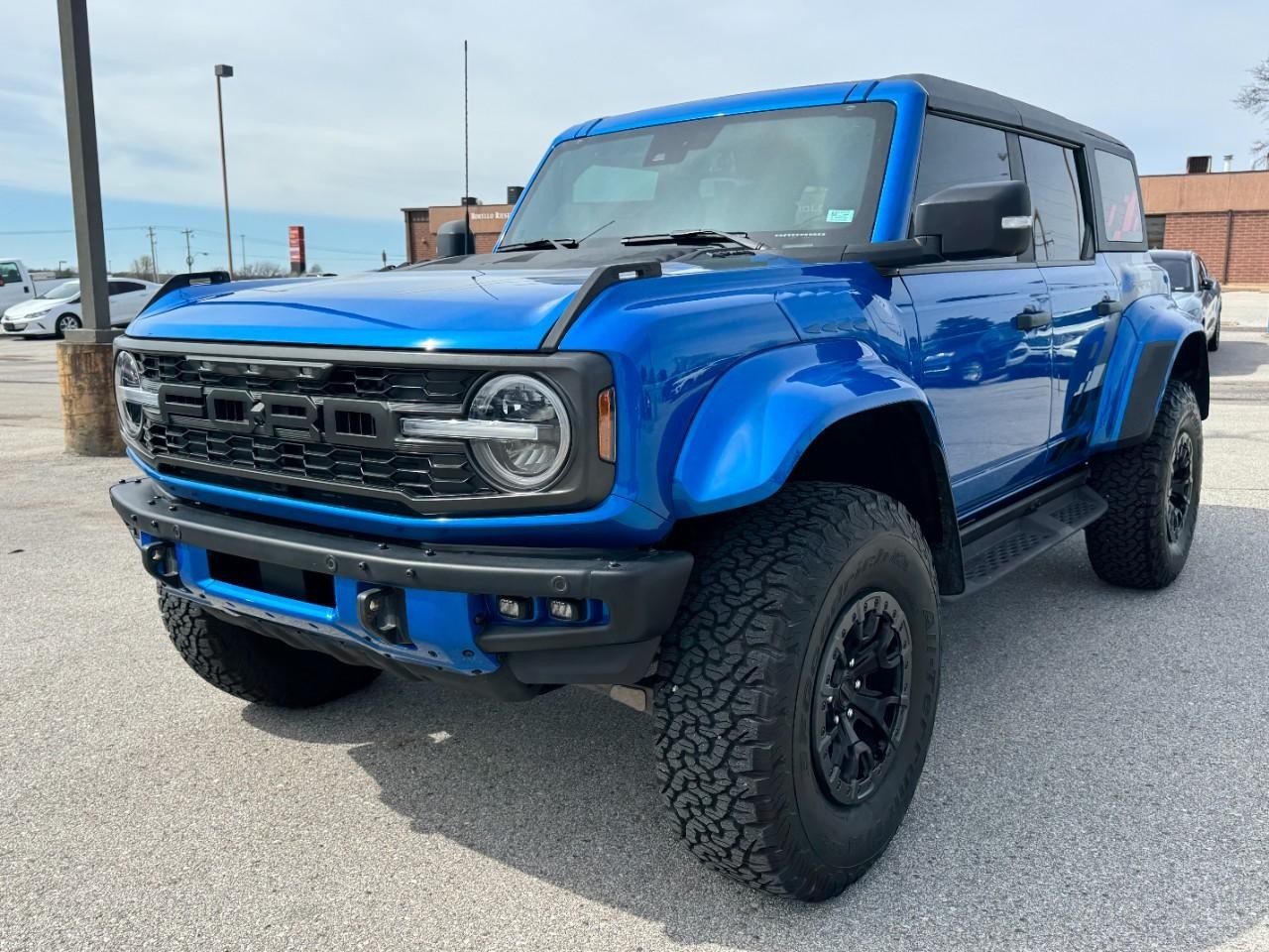 Ford Bronco Vehicle Full-screen Gallery Image 08
