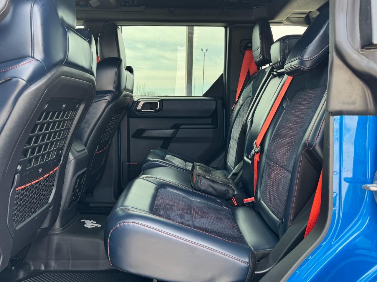 Ford Bronco Vehicle Full-screen Gallery Image 10