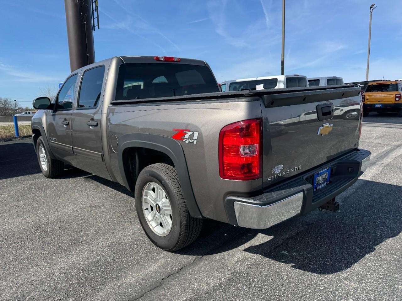 Chevrolet Silverado 1500 Vehicle Full-screen Gallery Image 05