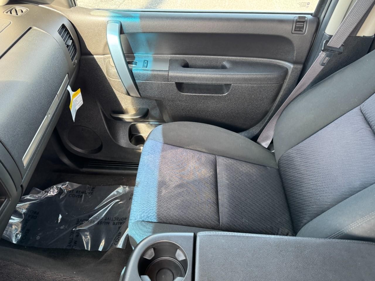 Chevrolet Silverado 1500 Vehicle Full-screen Gallery Image 12