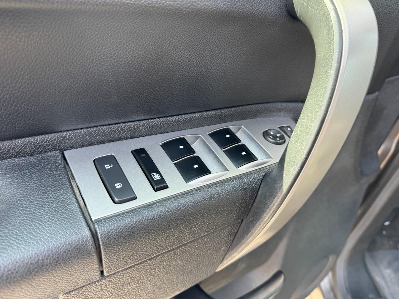 Chevrolet Silverado 1500 Vehicle Full-screen Gallery Image 14