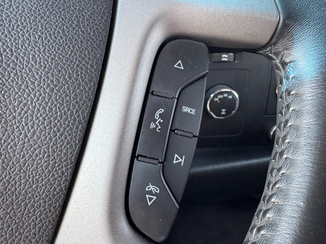 Chevrolet Silverado 1500 Vehicle Full-screen Gallery Image 16