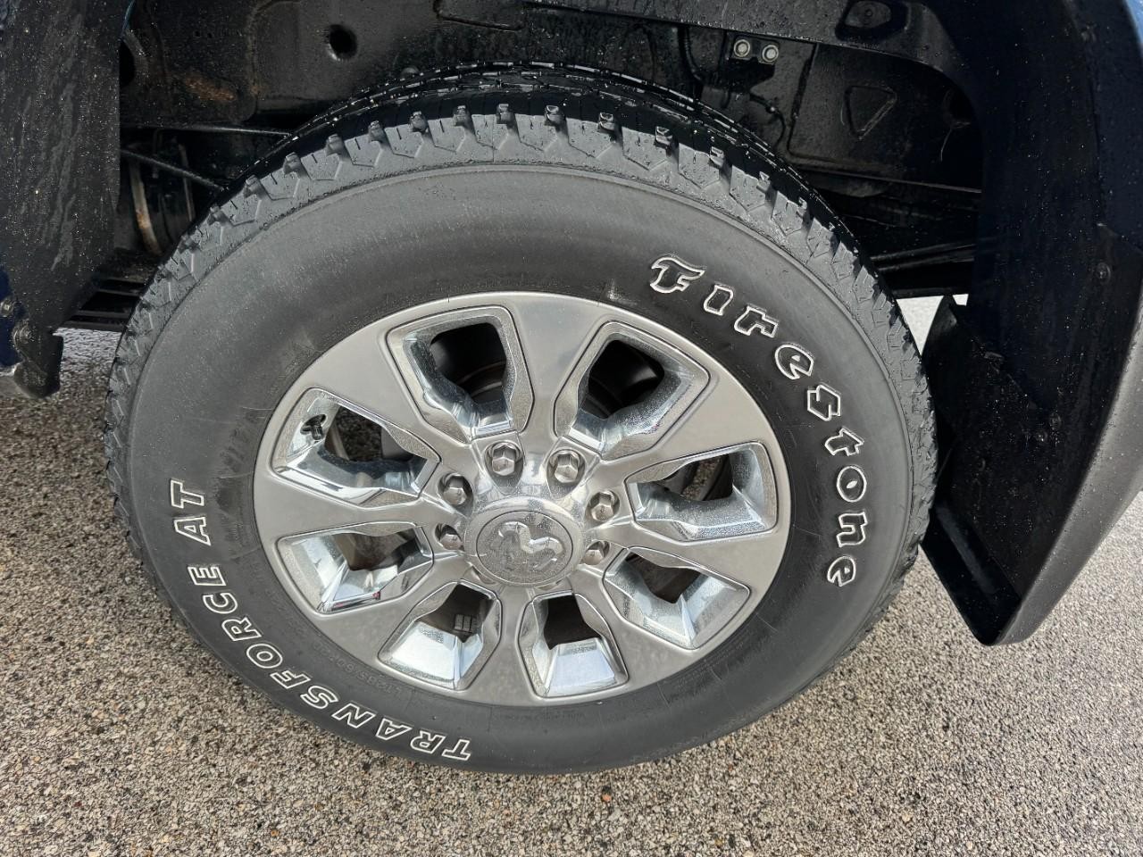 Ram 3500 Vehicle Full-screen Gallery Image 06