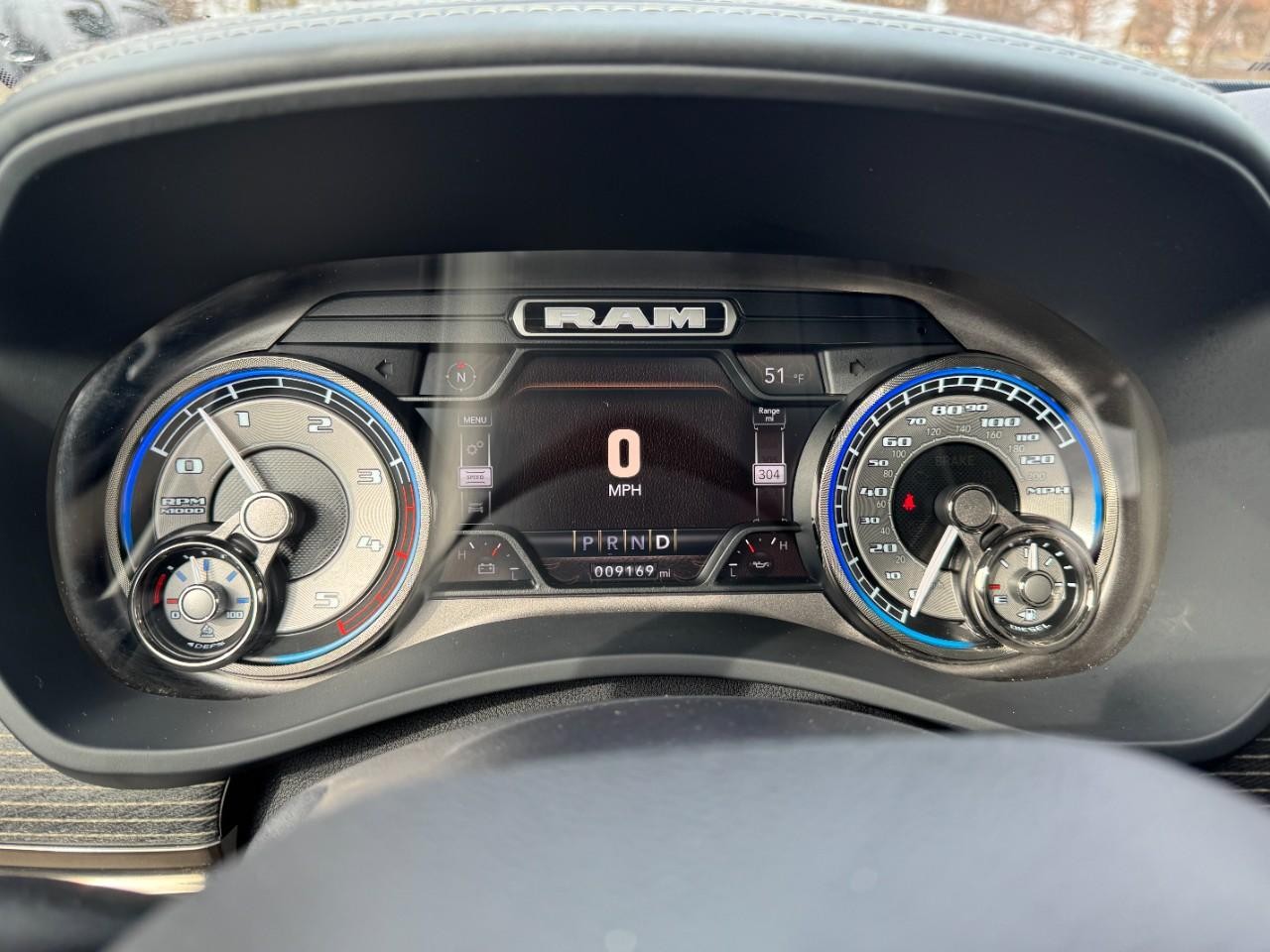 Ram 3500 Vehicle Full-screen Gallery Image 24