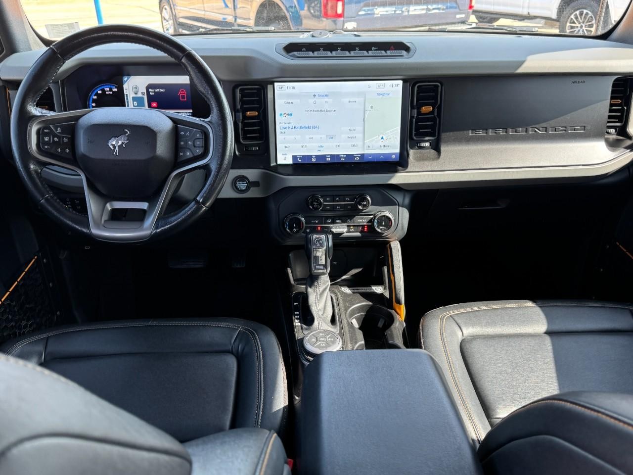 Ford Bronco Vehicle Full-screen Gallery Image 11