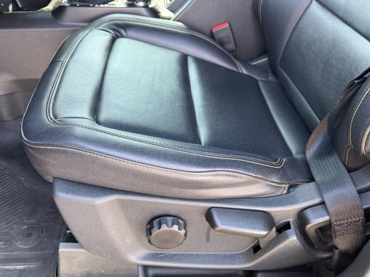 Ford Bronco Vehicle Full-screen Gallery Image 14