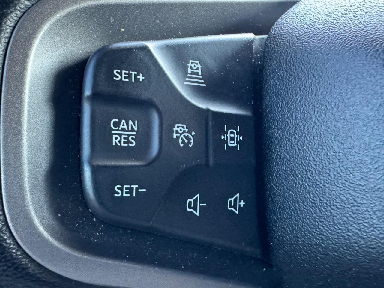 Ford Bronco Vehicle Full-screen Gallery Image 16