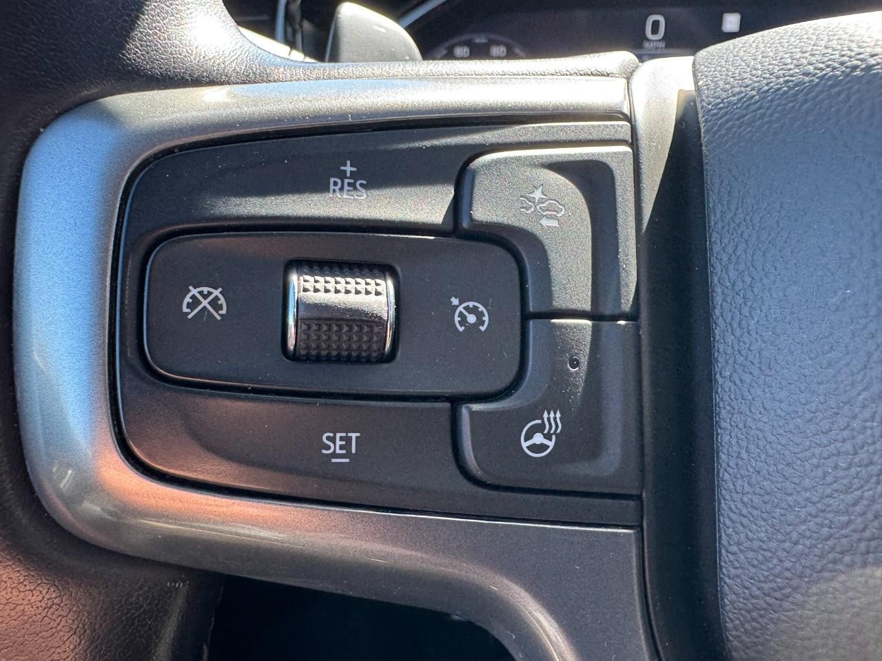 Chevrolet Silverado 1500 Vehicle Full-screen Gallery Image 18