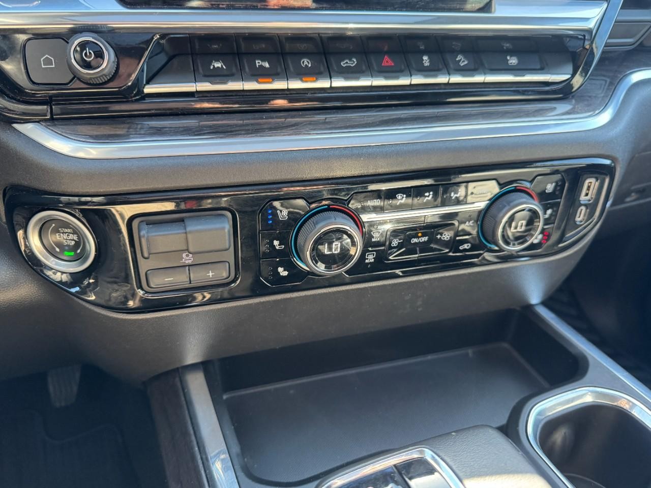 Chevrolet Silverado 1500 Vehicle Full-screen Gallery Image 20