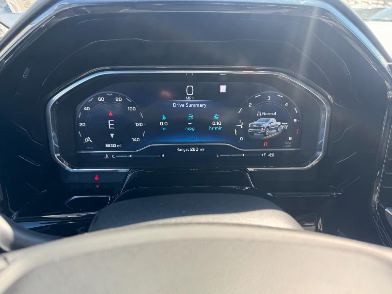 Chevrolet Silverado 1500 Vehicle Full-screen Gallery Image 25