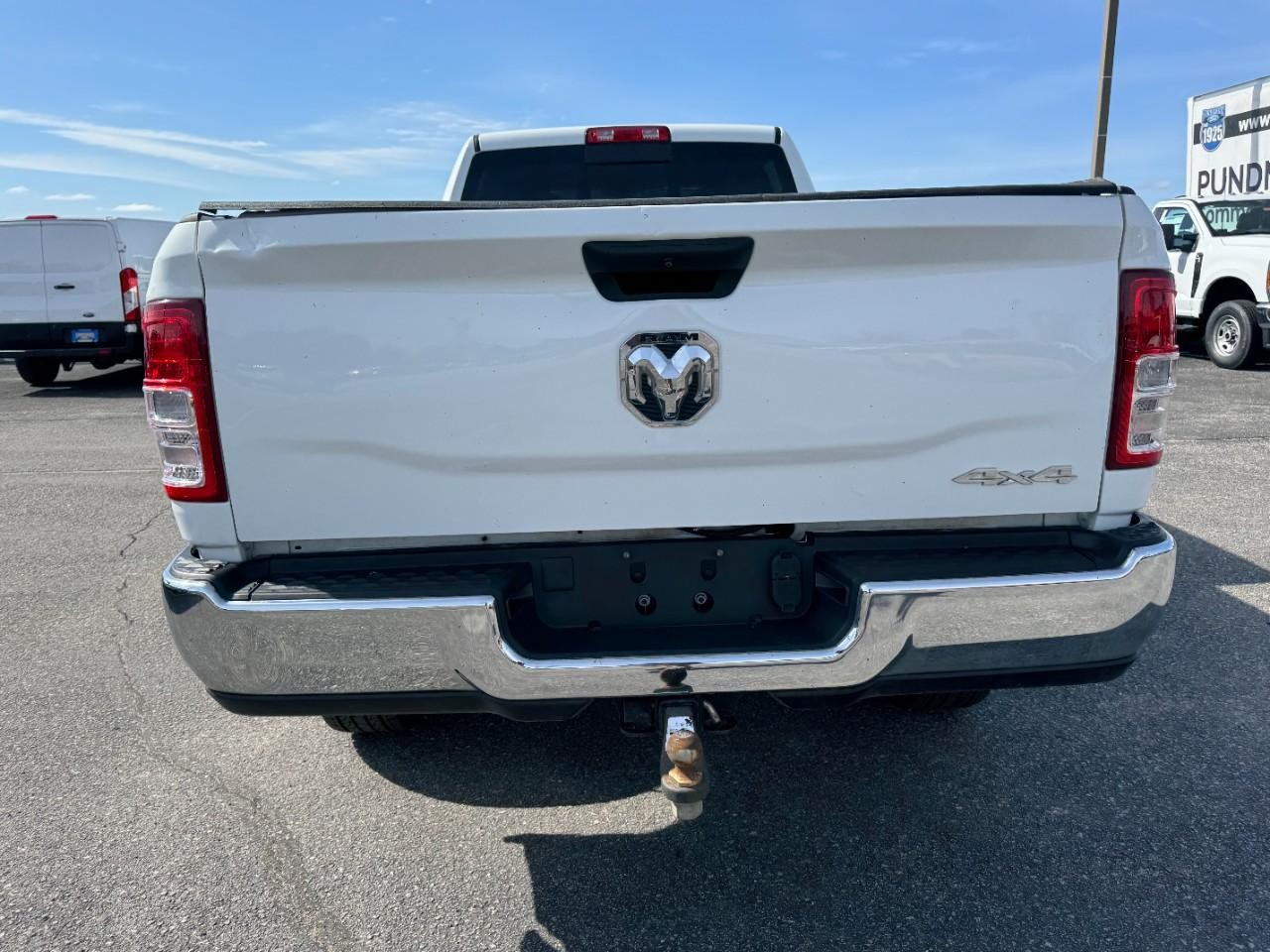 Ram 2500 Vehicle Full-screen Gallery Image 04