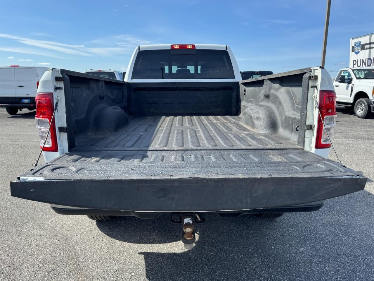 Ram 2500 Vehicle Full-screen Gallery Image 06