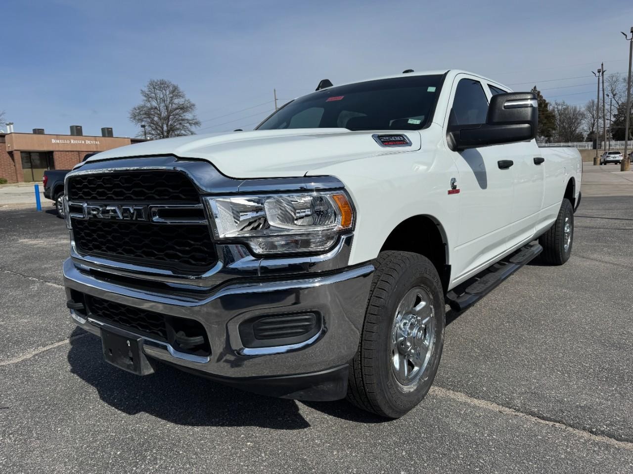 Ram 2500 Vehicle Full-screen Gallery Image 08