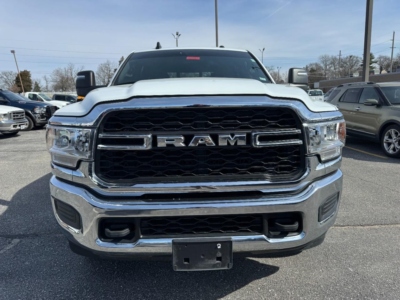 Ram 2500 Vehicle Full-screen Gallery Image 09