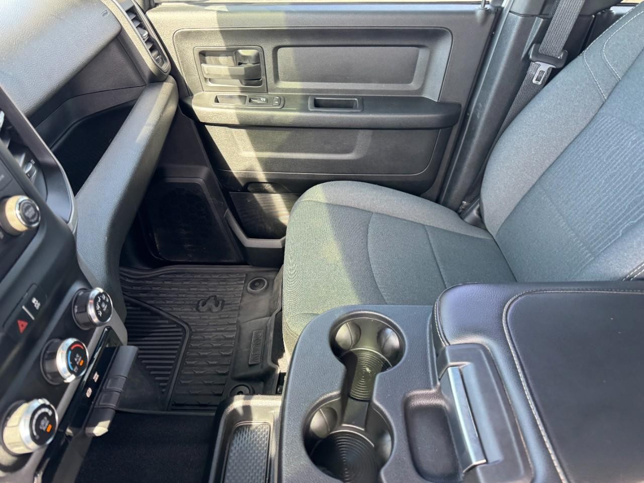 Ram 2500 Vehicle Full-screen Gallery Image 13